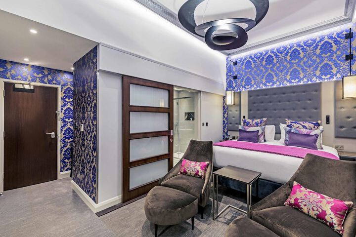 Room 37 of 114