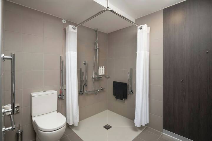 Room 70 of 117