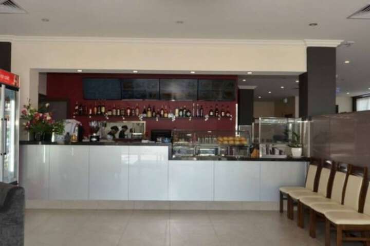 Lounge 19 of 21