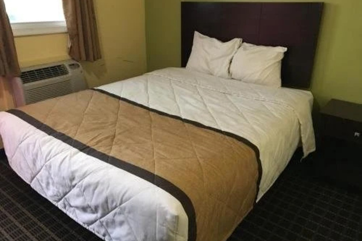 Room 5 of 11