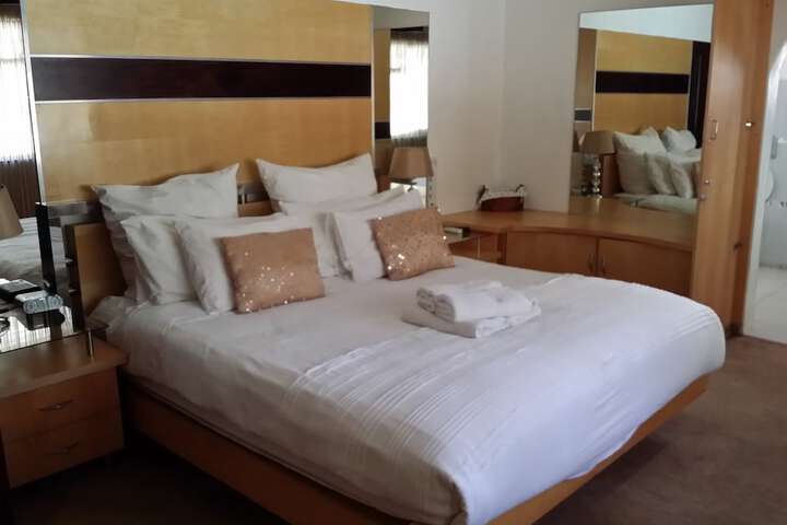 Room 5 of 22