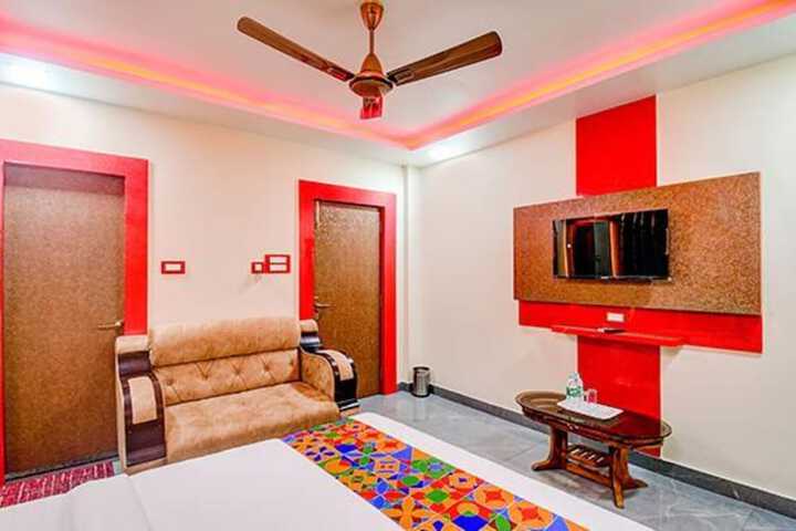 Room 17 of 37