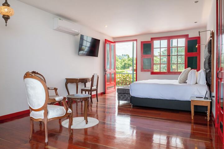 Room 42 of 103