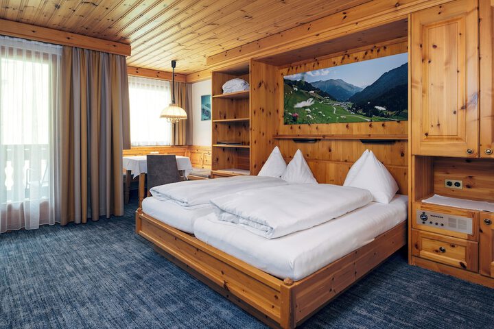 Room 3 of 23
