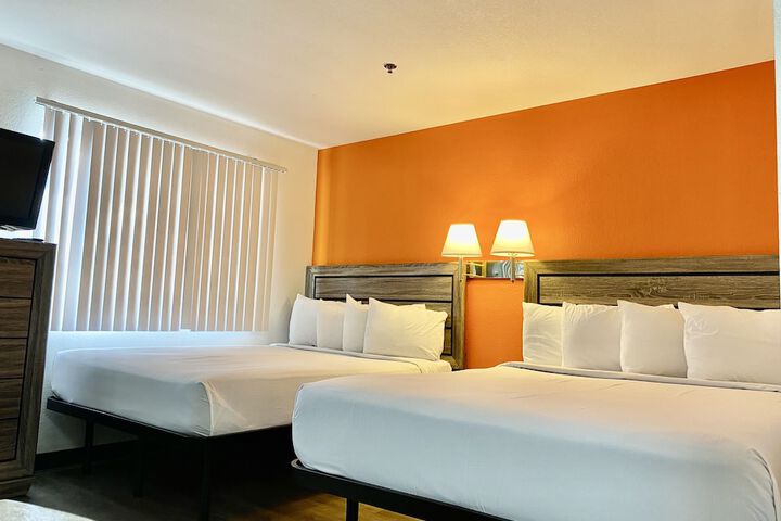Room 8 of 17