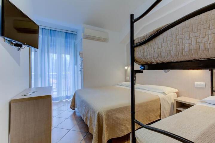 Room 21 of 59