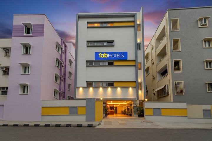 FabHotel R3 Atmos - Near Hitech Exibition Centre Hitech City