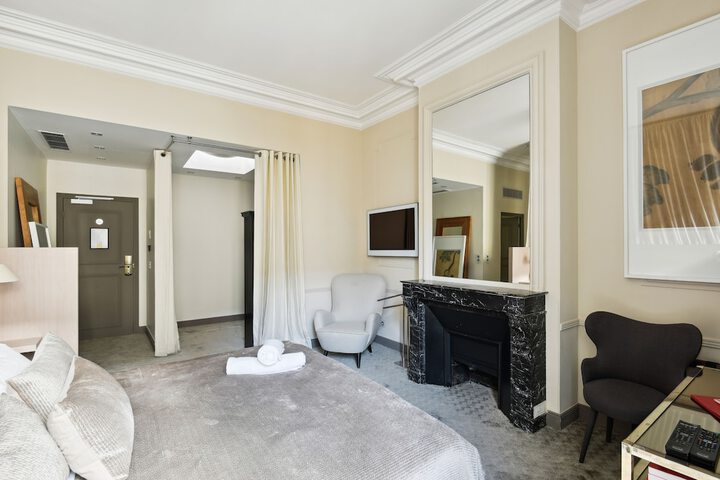 Room 18 of 43