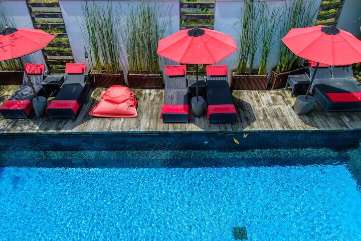 Pools & Facilities