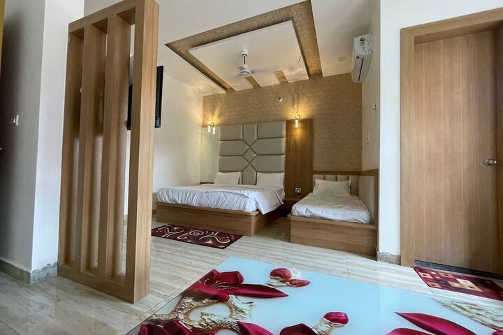 Room 8 of 20