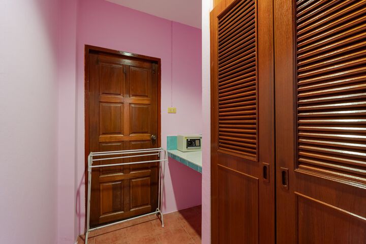 Room 38 of 127