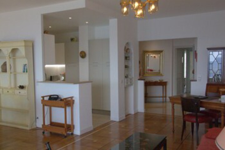 Room 12 of 20