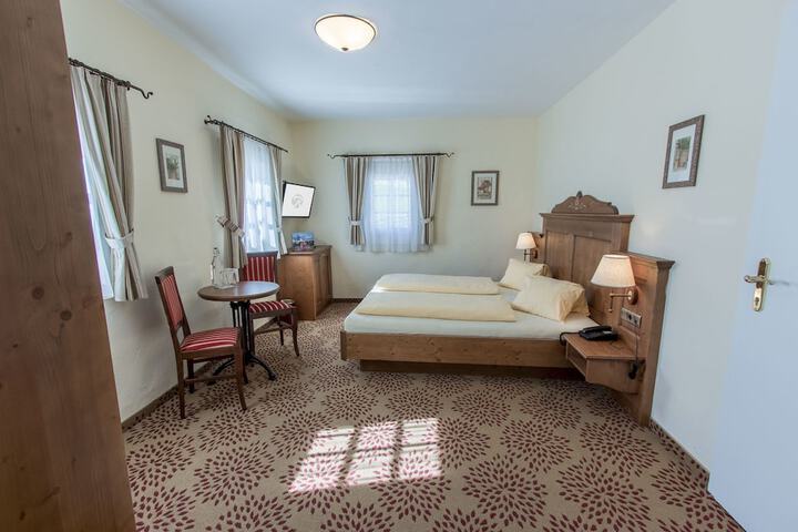 Room 4 of 50