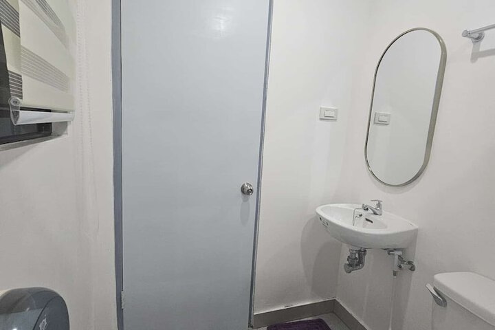 Room 38 of 61