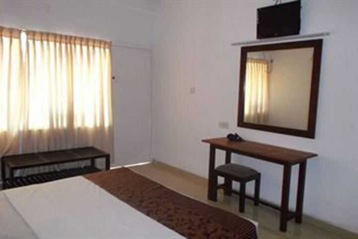 Room 25 of 42