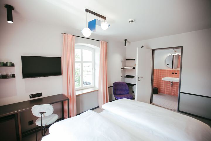 Room 3 of 50