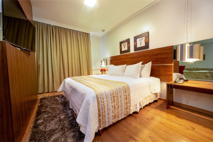 Room 18 of 48