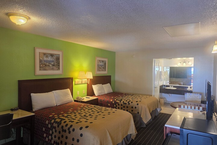 2 Double Beds (4 of 17)