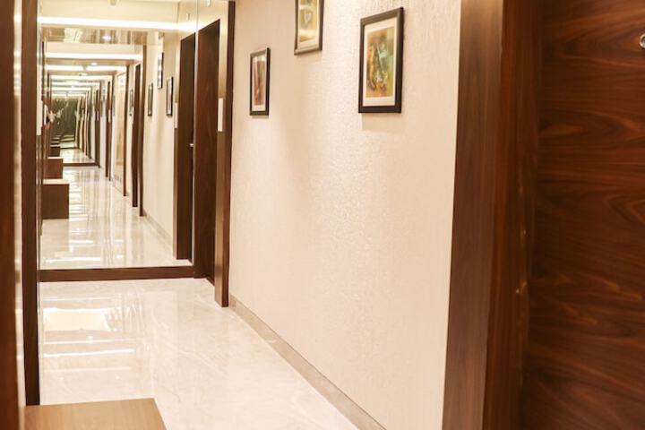 Ballroom/Hall 27 of 27