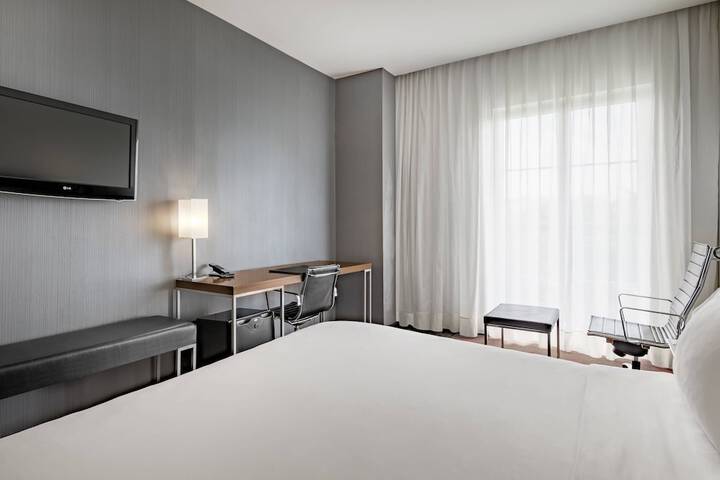 Room 16 of 46