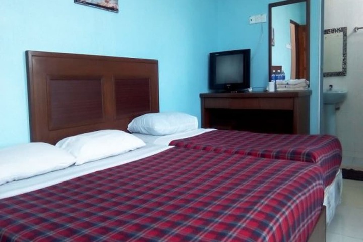Room 10 of 28