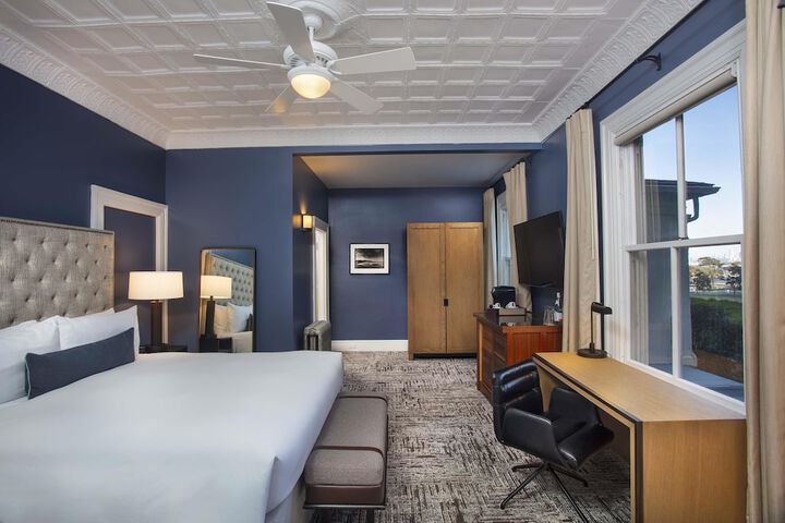 Room 42 of 140