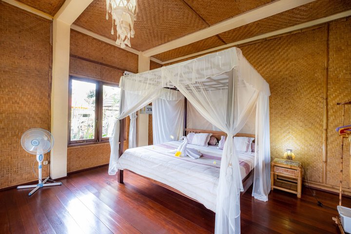 Room 10 of 74