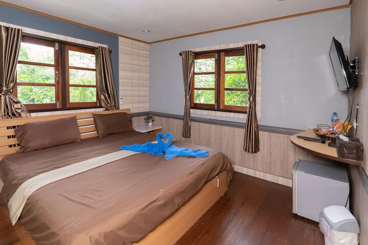 Room 9 of 95