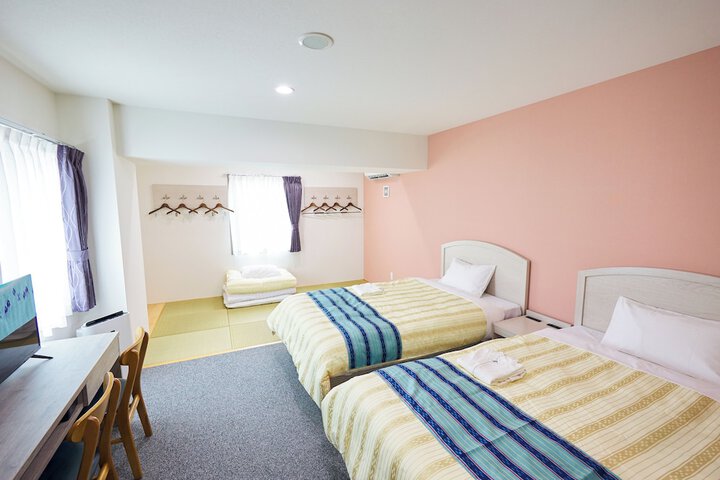 Room 9 of 19