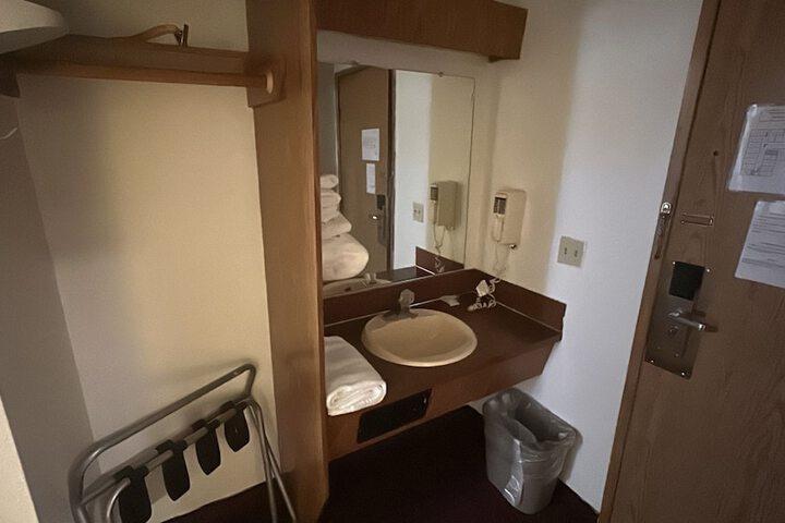 Room 31 of 49