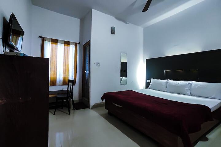 Room 9 of 43