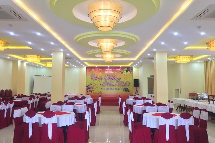 Ballroom/Hall 25 of 41