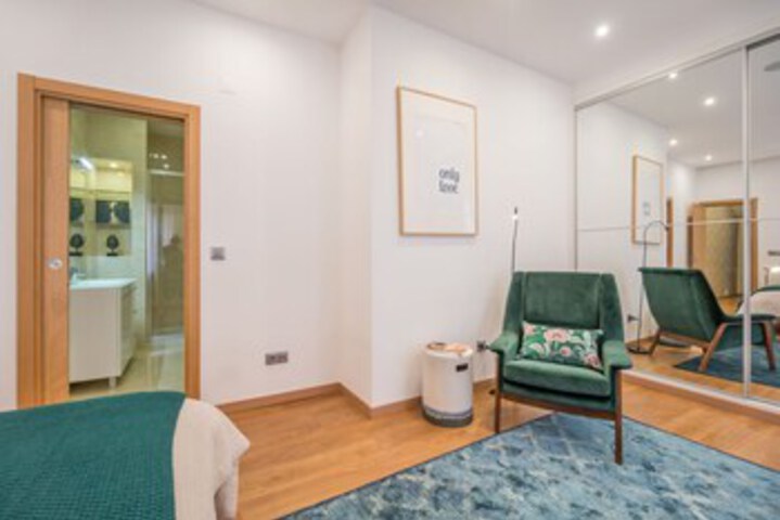 Room 43 of 60