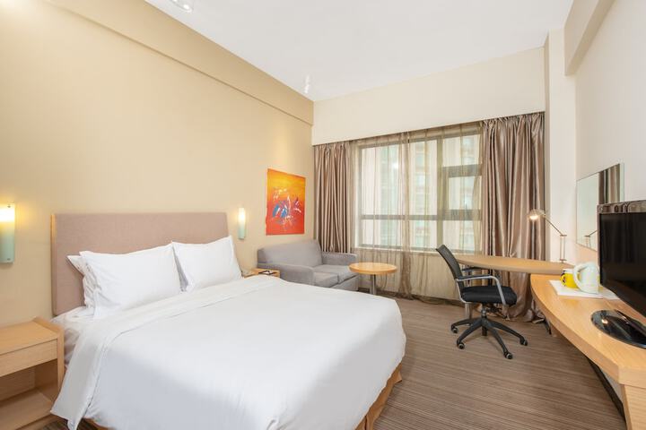 Room 3 of 49
