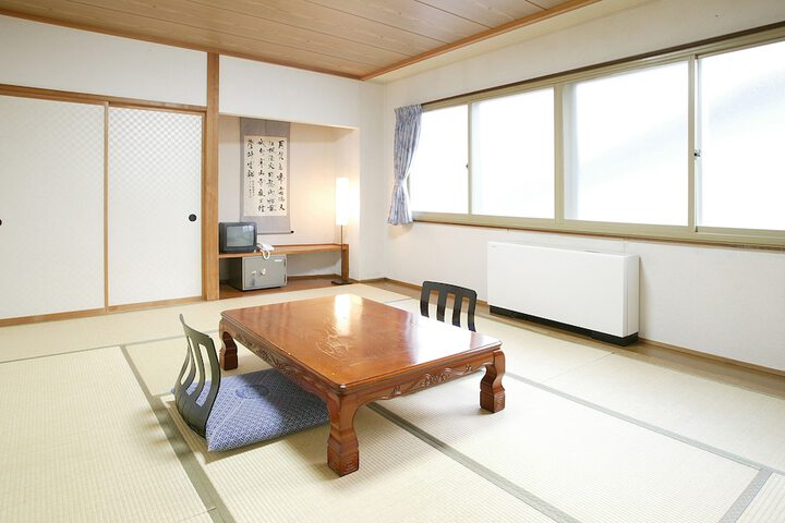 Room 7 of 50