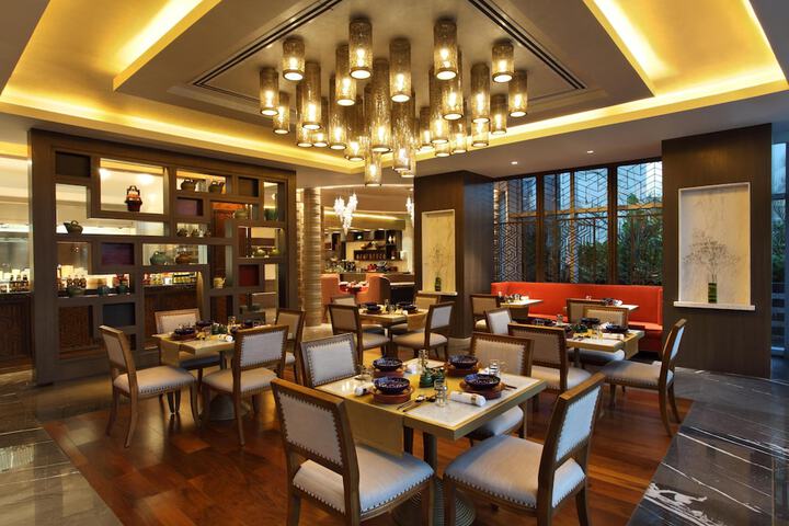 Dining 70 of 88
