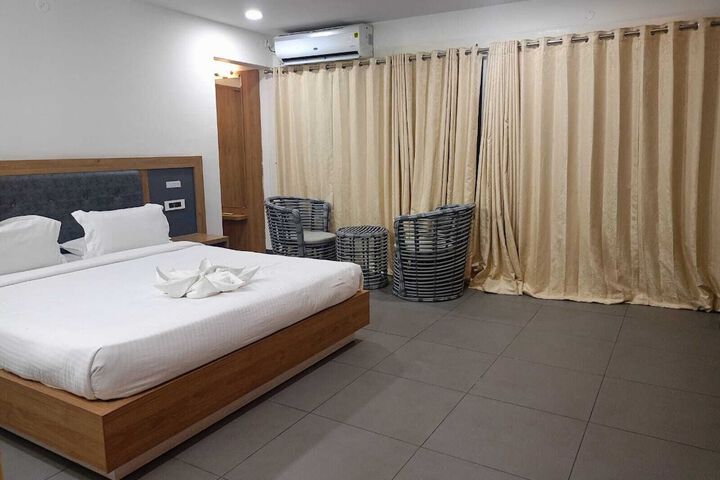 Room 9 of 40