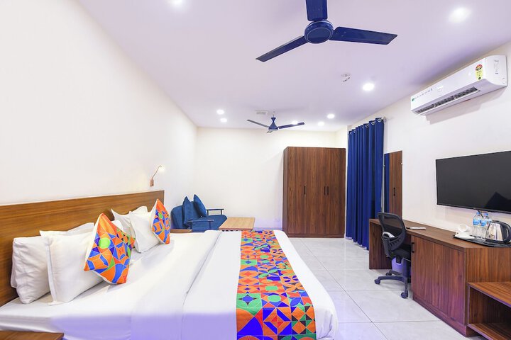 Room 16 of 32
