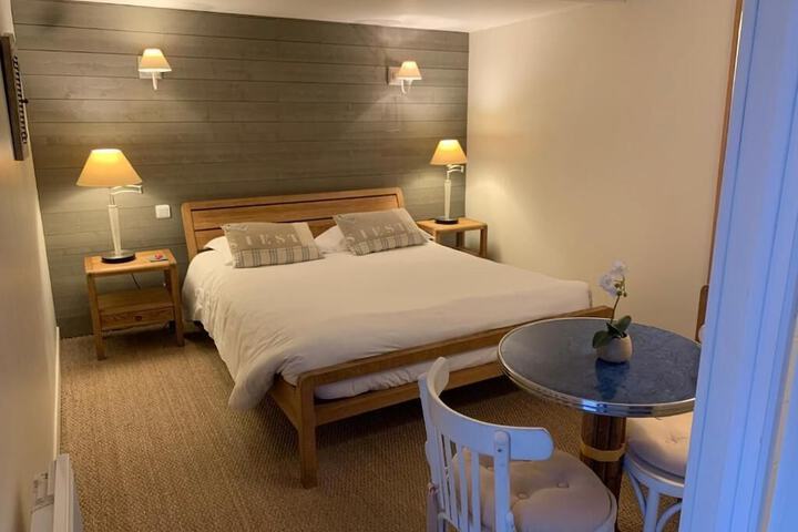 Room 14 of 32