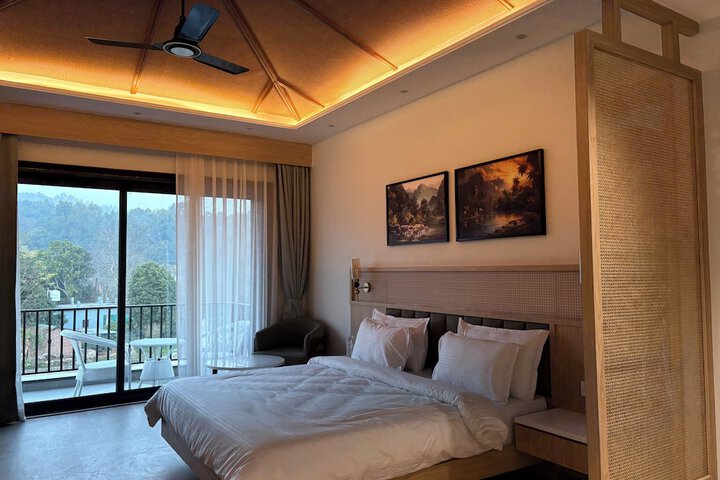 Room 9 of 28