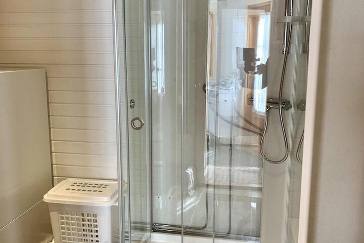 Room 9 of 26