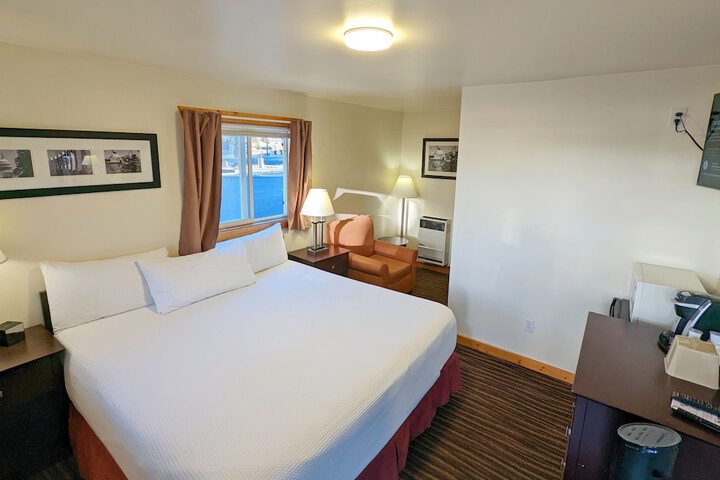 Room 6 of 50