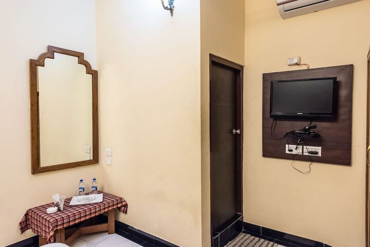 Room 40 of 98