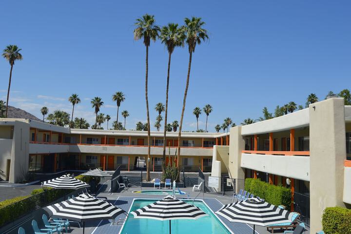 Pools & Facilities