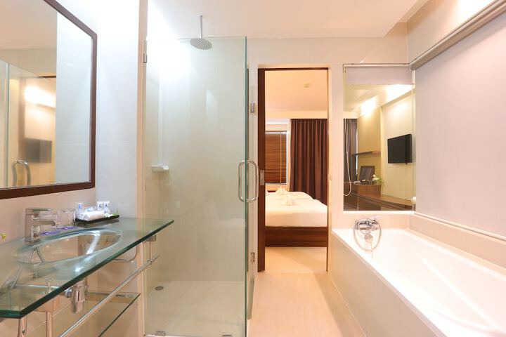 Room 37 of 53