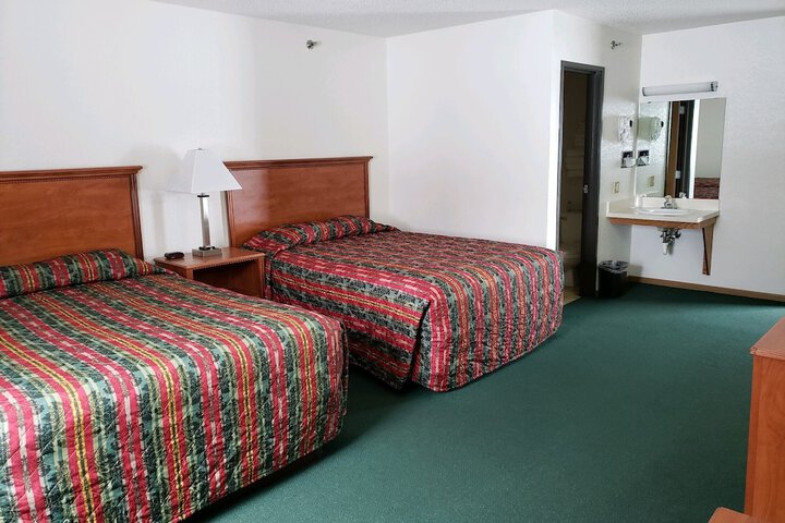 Room 12 of 28