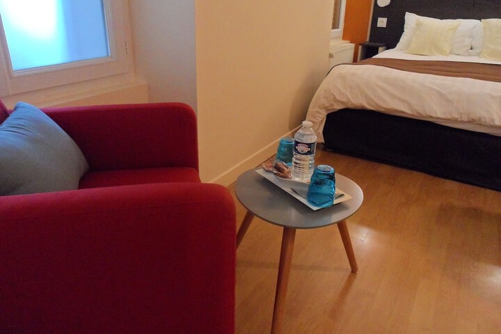 Room 9 of 30