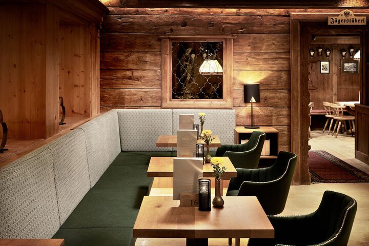 Lounge 185 of 204