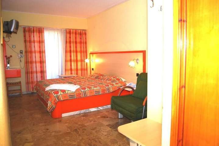 Room 5 of 57