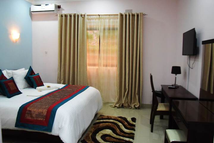 Room 4 of 44